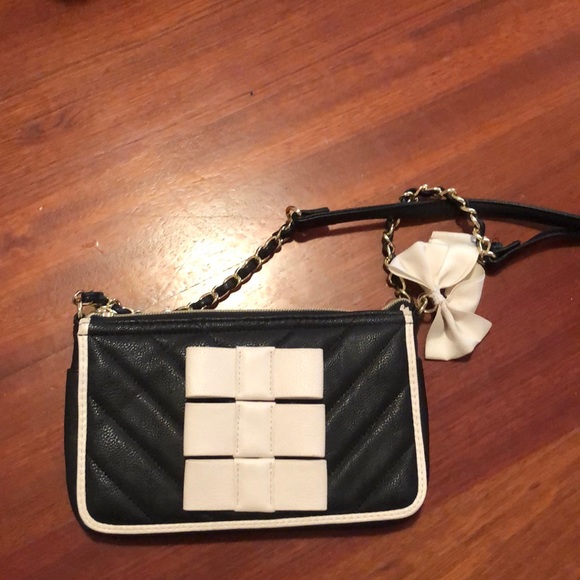 Betsy Johnson bag - Picture 1 of 2